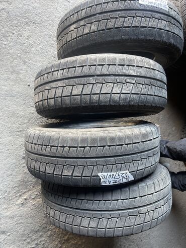 Шины: Шины 225 / 60 / R 16, Зима, Б/у, Комплект, Легковые, Япония, Bridgestone