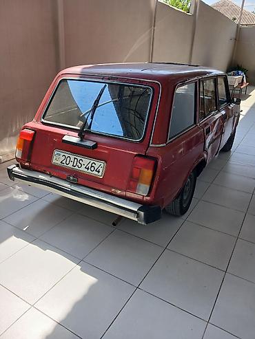 vaz 2107 şiti: VAZ 2104 universal, qırmızı rəng. - Kuzov: 5 qapılı universal gövdə — 3