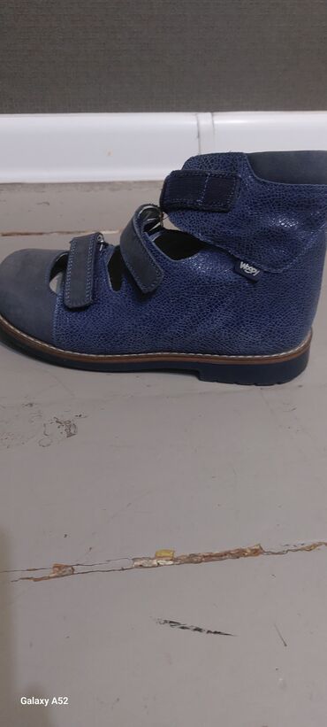 Верхняя одежда: Куртка 1000 сом тонкий пух на осень 7-8лет обувь ортопедический 34раз — 5