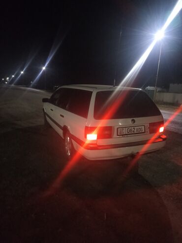 Volkswagen: Volkswagen Passat: 1994 г., 2 л, Механика, Бензин, Универсал