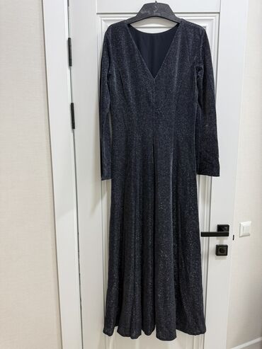 платье в полоску длинное: Вечернее платье, Классическое, Длинная модель, Трикотаж, С рукавами, M