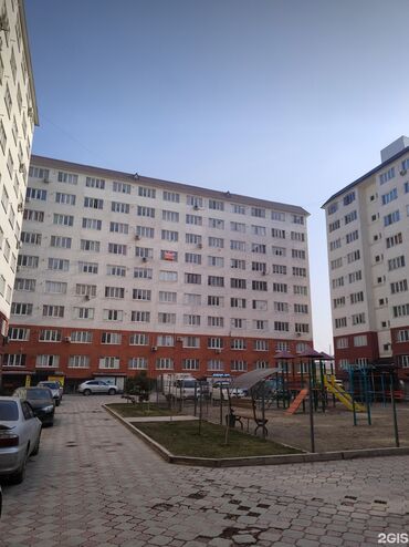 продаю 2 комнатную квартиру: 2 бөлмө, 67 кв. м, 106-серия жакшыртылган, 8 кабат, Евроремонт