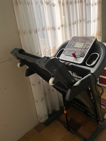 Qaçış trenajorları: FERRO Sport Equipment qaçış trenajoru - Güclü elektrikli qaçış yolu — 1