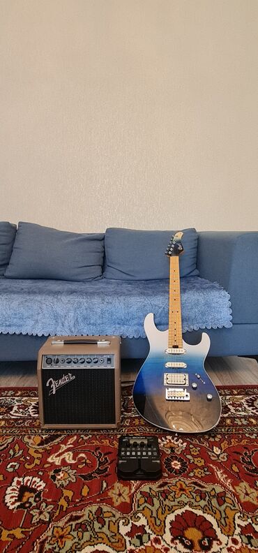 Klavişli alətlər: Elektron gitara, 6 sim