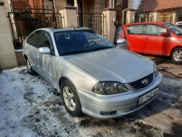 Toyota: Toyota Avensis: 2001 г., 1.8 л, Механика, Бензин, Хэтчбэк