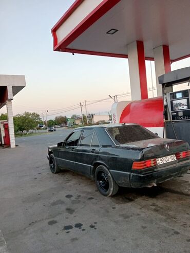 Tavalar: Mercedes-Benz 190: 2 l | 1992 il Sedan