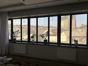 Готовые пластиковые окна: Бузуп чыгып кеткенге Уй сатылат Уй 2023-ж буткон кирпич, такта — 2