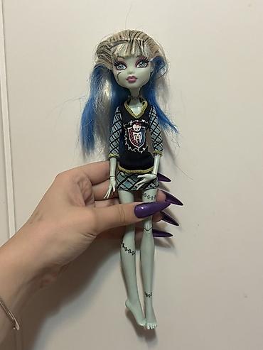 Monster High Frankie Stein kuklası. - Orijinal MH dizaynı: açıq yaşıl