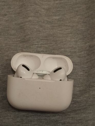 airpods qulaqciq qiymeti: Salam orjinal apple airpods pro satılır. Heç bir prablemi yoxdur