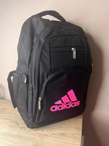 Sportske torbe i rančevi: 07. ranacevi 
40x28x15
3300 din — 22