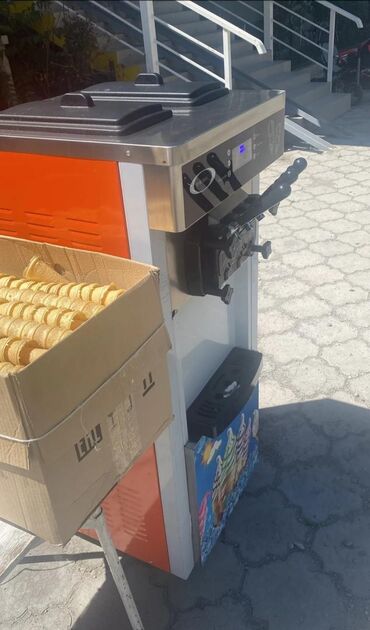 пищевой кател: Продаю мороженое аппарат В отличном состоянии все работает четко без