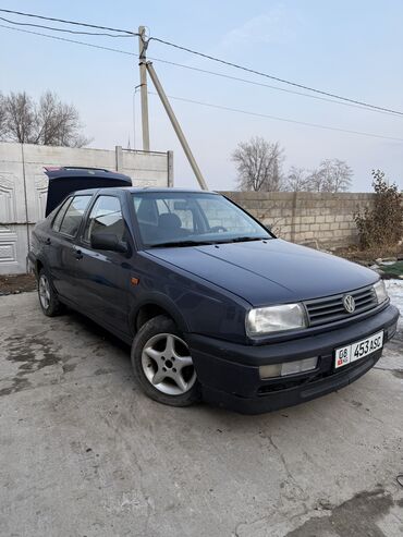 Volkswagen: Volkswagen Vento: 1994 г., 1.8 л, Механика, Бензин, Седан