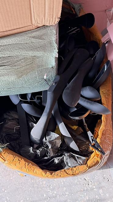cloth hanger: Вешалки-плечики для одежды, черные, пластиковые. - Универсальная — 2