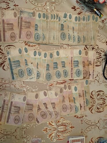 Əskinaslar: 1 Manat, 1992 il, Vəziyyəti: Qənaətbəxş lalafo.az -da Əskinaslar: 1 Manat, 1992 il, Vəziyyəti: Qənaətbəxş