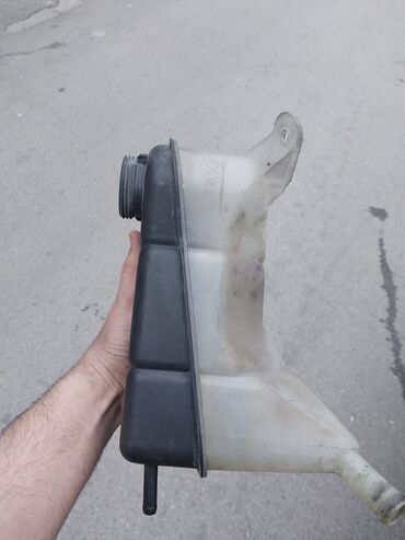 Çənlər, balonlar: Ford mondeo 1993-2006 su baçoku problemsi̇zdi̇r. Vatsapp var. çatı — 5