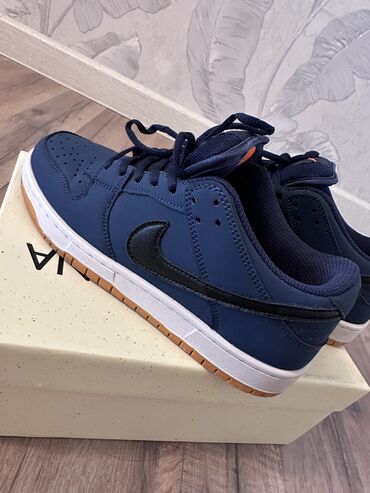 krosovkalar: Nike, Ölçü: 38, rəng - Göy, İşlənmiş