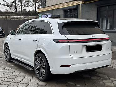 Lixiang: Lixiang L7: 2024 г., 1.5 л, Вариатор, Гибрид, Кроссовер — 4