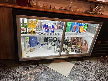 Другое холодильное оборудование: Барный холодильник, барный инвентарь, стол холодильник, стол — 2