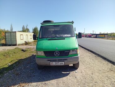 Легкий грузовой транспорт: Легкий грузовик, Mercedes-Benz