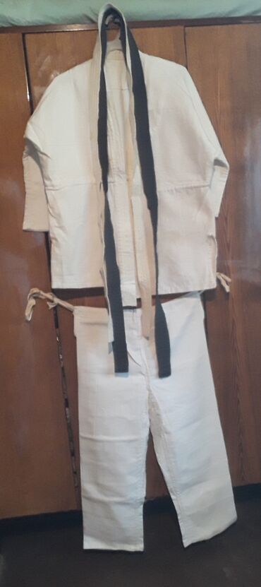 İdman dəstləri: İdman üçün kimono satılır. 42 ölçü. 9-10 yaş üçün. Yaponiya/SSRİ 80ci