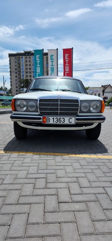 продаю мерс 210 дизель: Mercedes-Benz W123: 1982 г., 2.4 л, Механика, Дизель, Седан