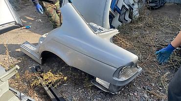 Крылья и комплектующие: Кузовные детали крыша,крыло,рамка радиатора,экран,жопа,задние крылья — 6