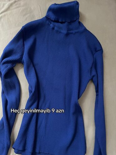 Məhsul: Qadın üçün mavi rəngli boğazlı köynək.Yenidir. 9 azn