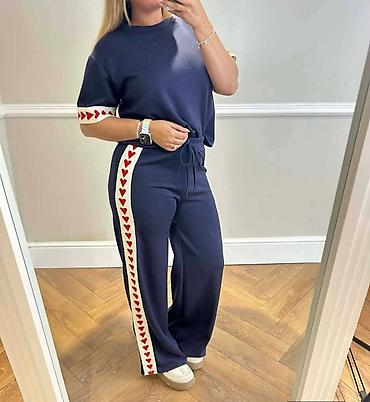 Gornji i donji deo: Ženski komplet trenerke – majica + široke pantalone - Model — 6