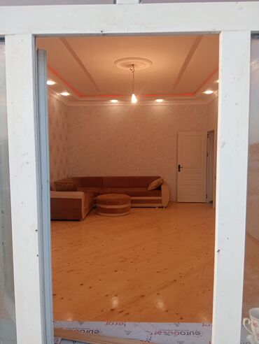 Həyət evləri və villaların satışı: 2 mərtəbəli həyət evi - Ümumi görünüş: Daş hasarla əhatələnmiş həyət — 5