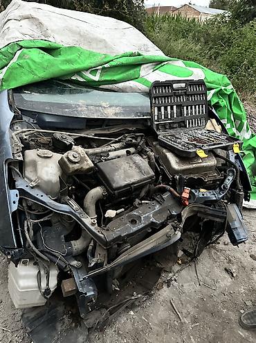 морда: Toyota Prius: 2004 г., 1.5 л, Автомат, Гибрид, Хэтчбэк — 5
