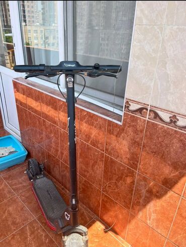elektroskuter: İşlənmiş Elektrik samokat 11", 751 - 1000 Vt, 26 - 35 km/s, Ünvandan götürmə
