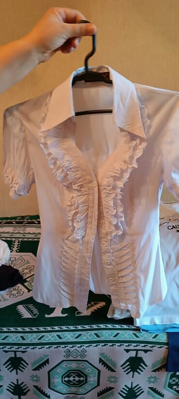 джинсовая женская рубашка в Азербайджан | Рубашки и блузы: S (EU 36), цвет - Белый