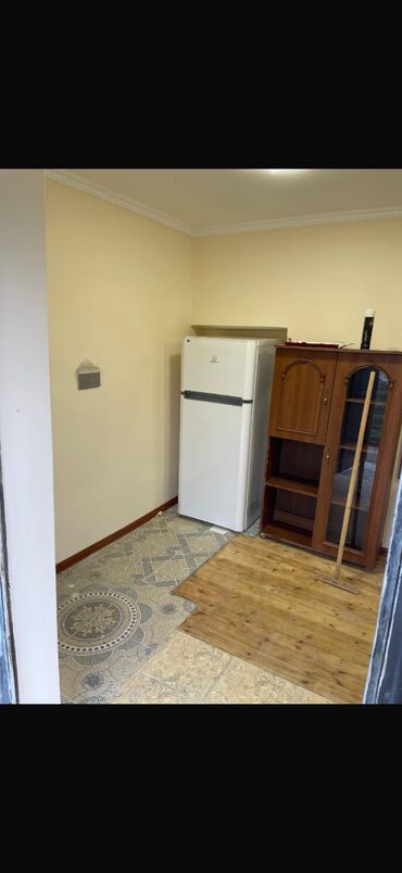 цены на квартиры в баку: Ev 300 azndi real adamlara 250 vererem evde herbir serait var suyu