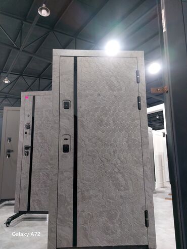 Giriş qapıları: Dəmir giriş qapıları – müasir dizayn və gücləndirilmiş təhlükəsizlik — 27