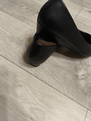 танкетка: Туфли женские SHOEMART - Классические лодочки черного цвета - — 4