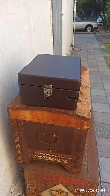 retro gramofon: Portativ vintaj qrammofon satılır. Çamadan tipli korpusda hazırlanıb — 3