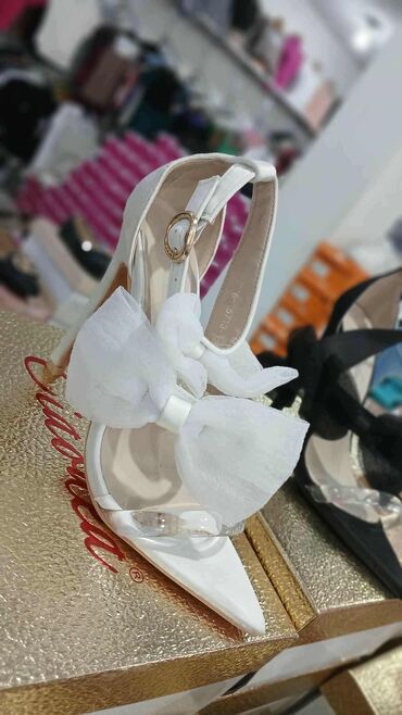 new yorker крагујевац – слике: Sandals, Alexander McQueen