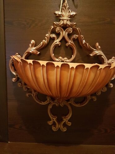 Digər ev dekoru: Aksesuar. Divar üçün. Təzə. Plastmas. Ölçüsü- 52 × 45 sm. Qiyməti - — 5