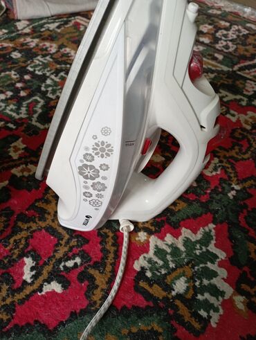 ноутбук 16: Продам два утюга по 400 сом каждый, нагревается хорошо, можем привезти