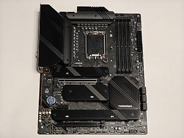 ryzen 2400g: Msi Mag Tomahawk z790 WiFi Палат в отличном состоянии Для топ сборок — 1