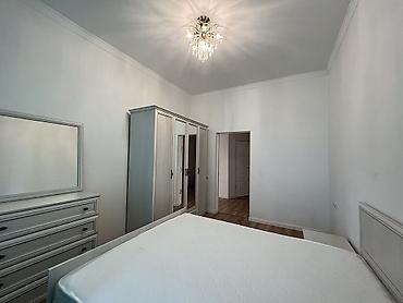 баят квартира сдаю: 3 комнаты, 100 м², ул. Масалиева-Навои, Элитка, 8 этаж, Евроремонт — 1
