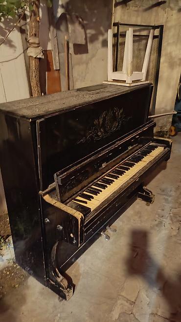 Şverin (upright) piano - Klassik şaquli piano, qara rəngli korpus - — 1