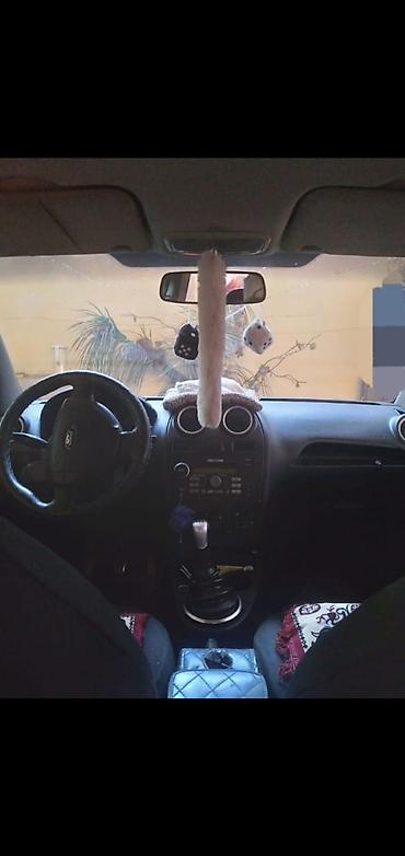 mercedes radiator barmaqligi: Ford Fiesta hatchback, 5 qapı, tünd boz rəng. - Kuzov: kompakт şəhər — 5