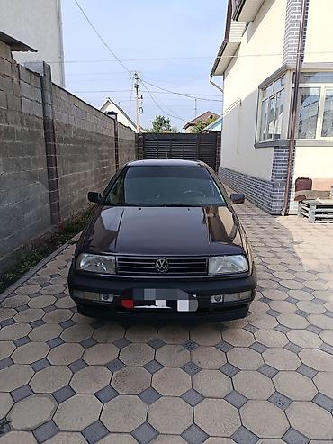 Volkswagen: Volkswagen Vento: 1994 г., 2 л, Механика, Бензин, Седан — 2