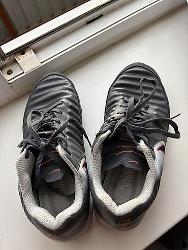 nike react: 41р одевал примерно 4 раза Причина продажи ( на размер большие они — 2