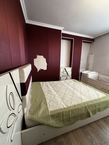 Yataq otağı dəstləri: İkinəfərlik çarpayı, Dolab, 2 tumba, Komod, Türkiyə, İşlənmiş — 5