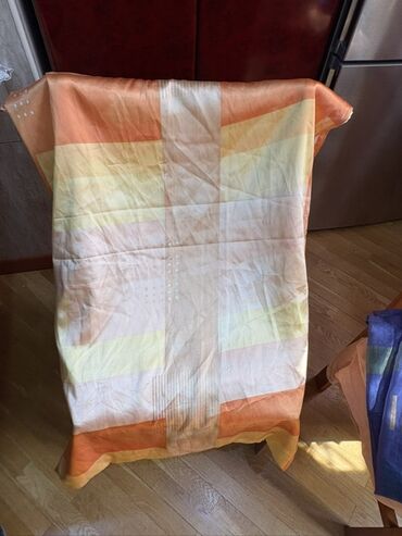 Parçalar: Müxtəlif naxışlı və rəngli pərdələr tək və cüt olanlar var — 11