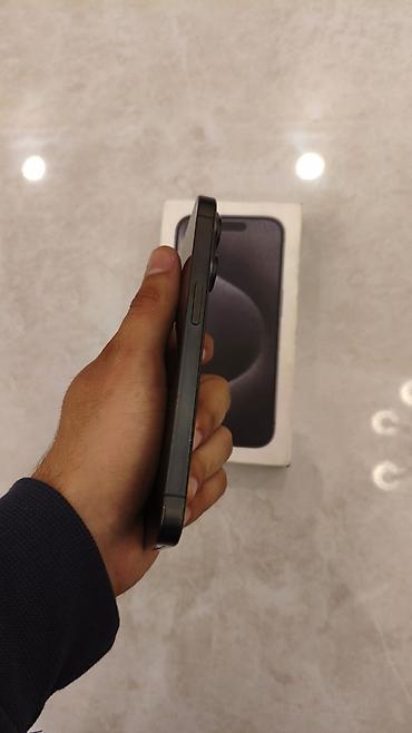 macbook pro m3 pro: IPhone 15 Pro, 128 GB, Qara, Simsiz şarj — 3