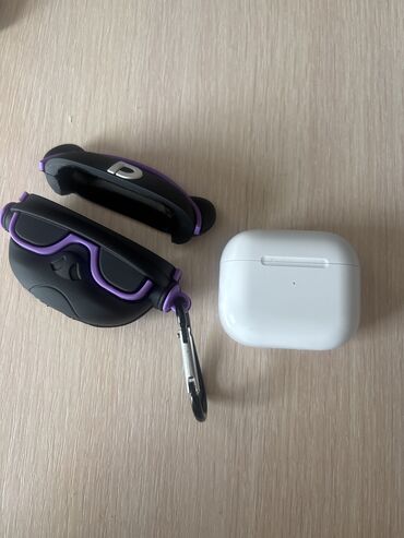 Наушники: Новые наушники AirPods с чехлом