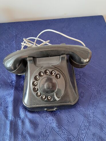 Landline Phones: Starinski fiksni telefon